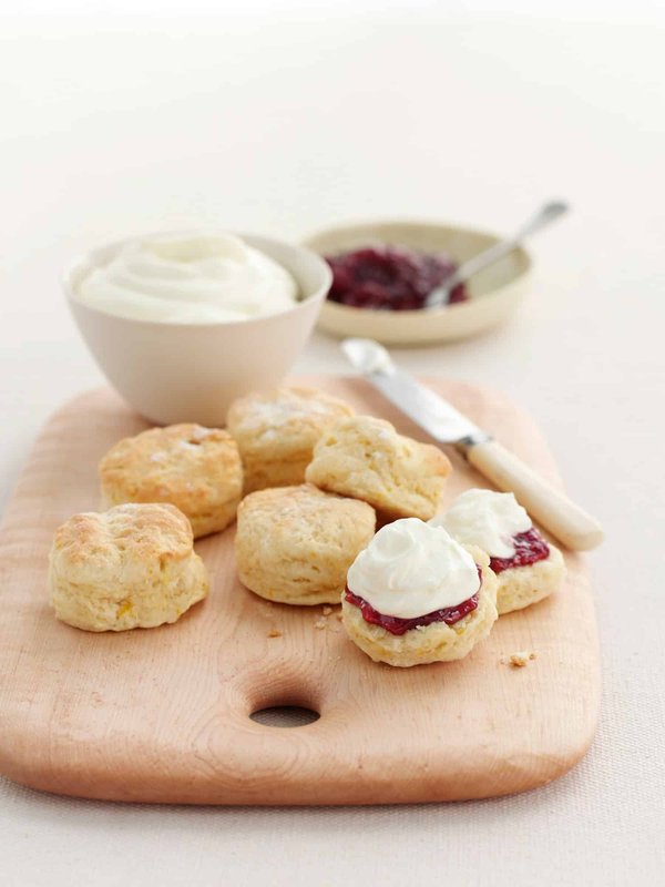 Comment réussir des scones sucrés et moelleux pour le thé de l'après-midi?
